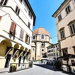 Cappelle Medicee Luxury Flat